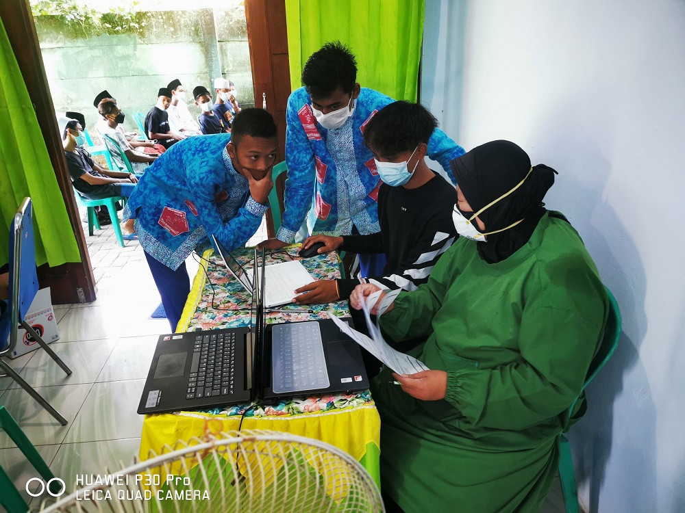 Vaksin Massal Santri Babussalam